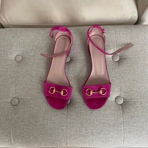 Fuschia Gucci sandals, excellent condition
